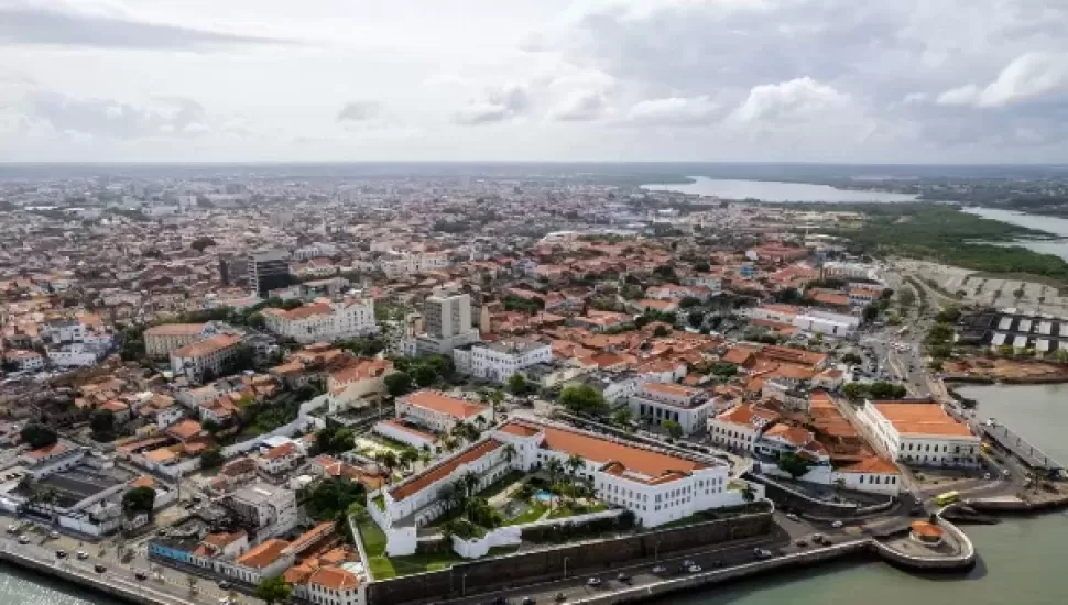 COMO IMPACTAR O PÚBLICO COM OUTDOOR